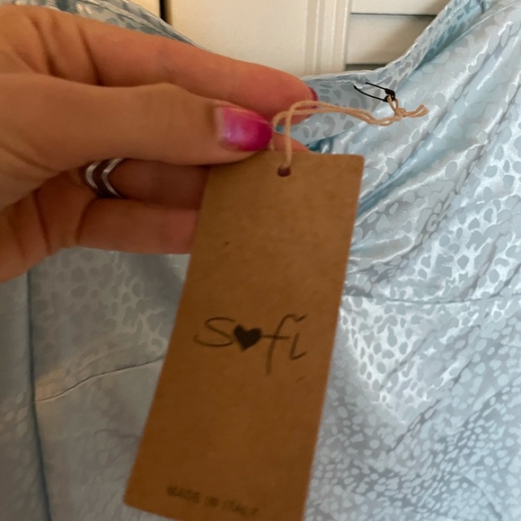 Top - Picture 3 of 3